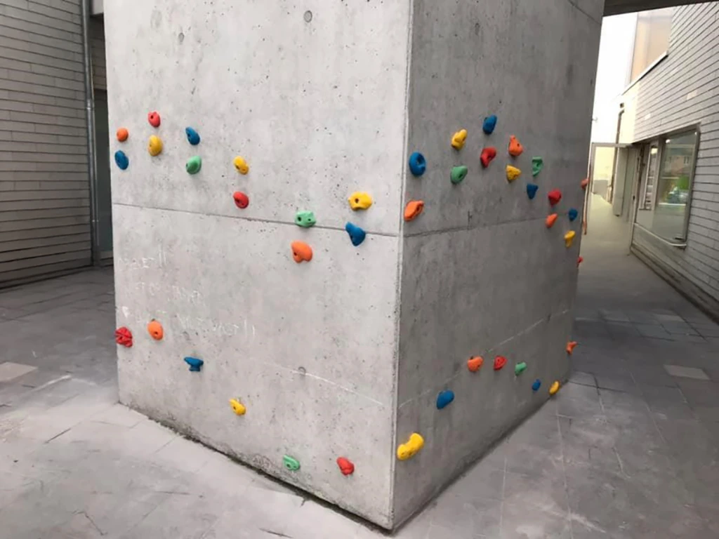 klimmuur hoek Sint Gillis.webp