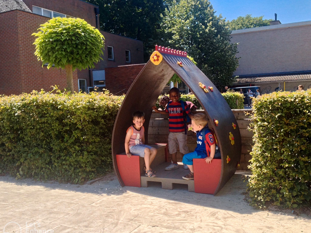 ID043-Playhut 'Fleur' with benches-023 kopie.webp