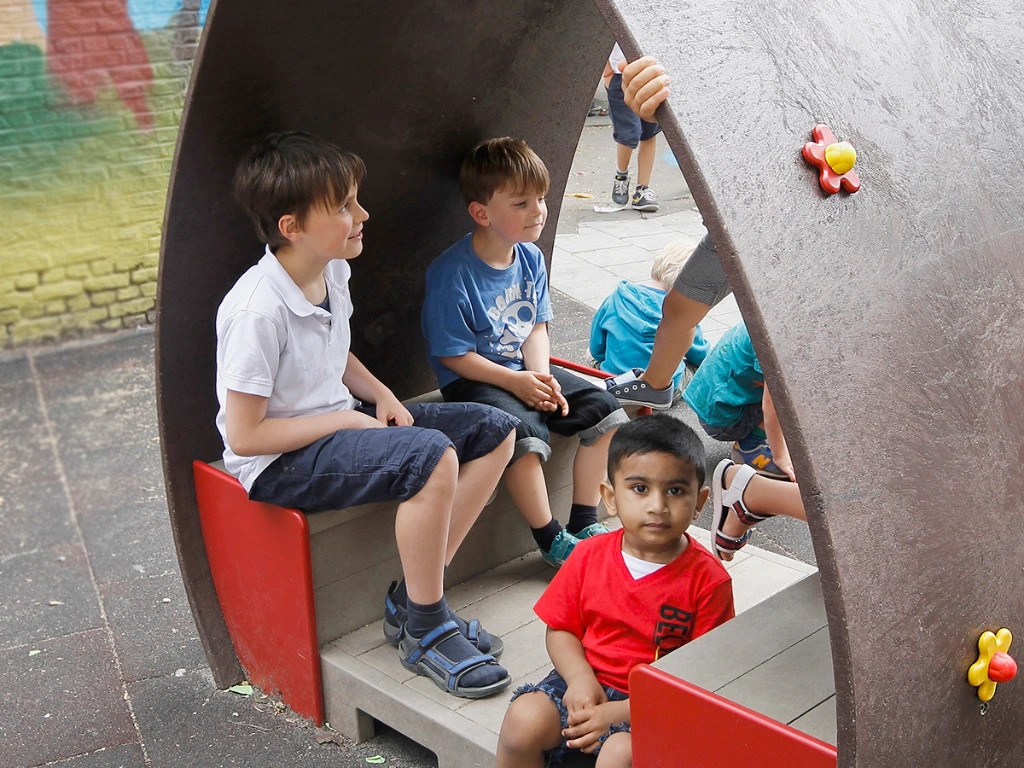 ID043-Playhut 'Fleur' with benches-014 kopie.webp