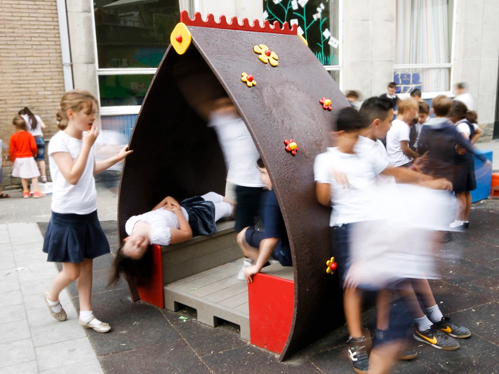 ID043-Playhut 'Fleur' with benches-016 kopie.webp