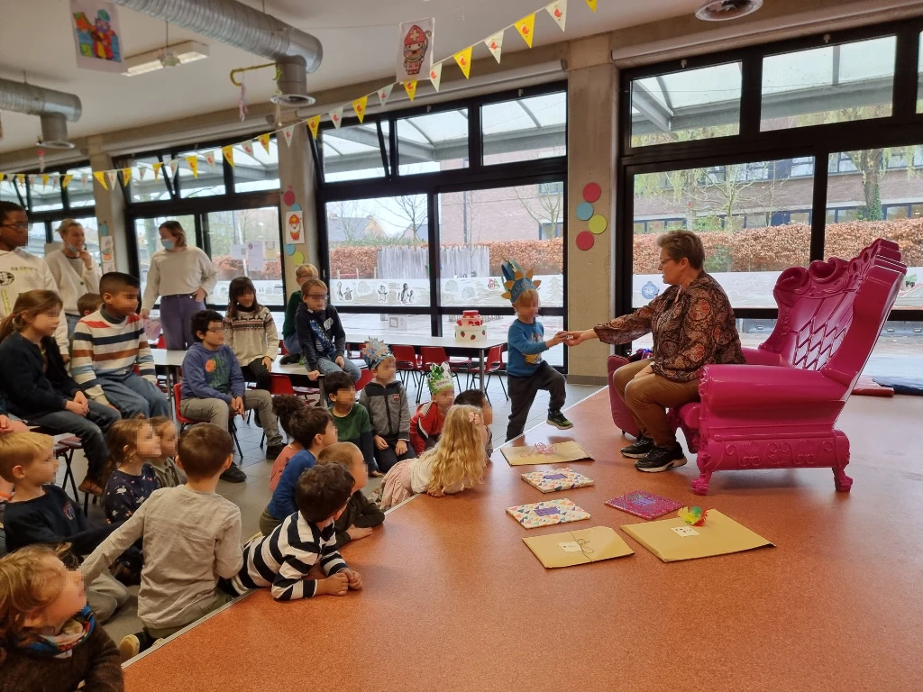 voorleesstoel 07.webp