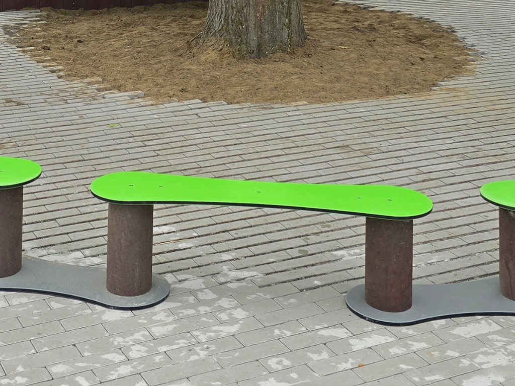 kettingbank rond boom detail.webp