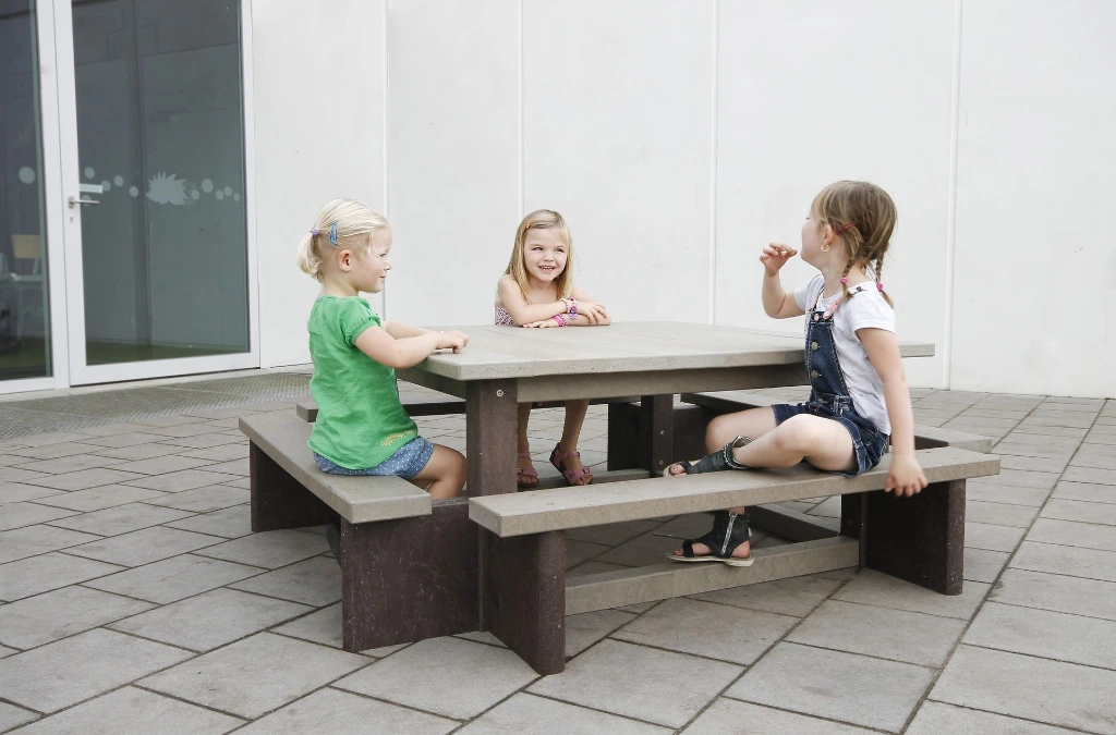 ID039-Picnic table square-025.webp