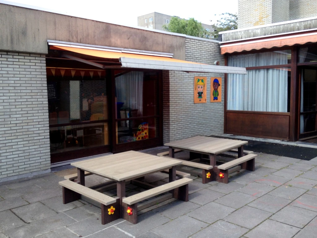 ID039-Picnic table square-045.webp