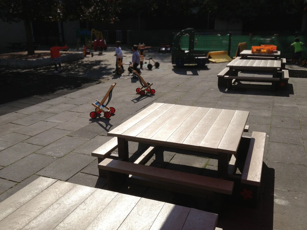 ID039-Picnic table square-044.webp