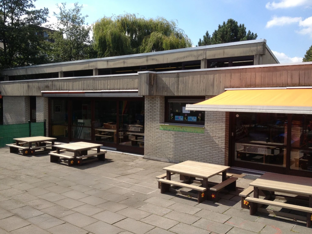 ID039-Picnic table square-046.webp