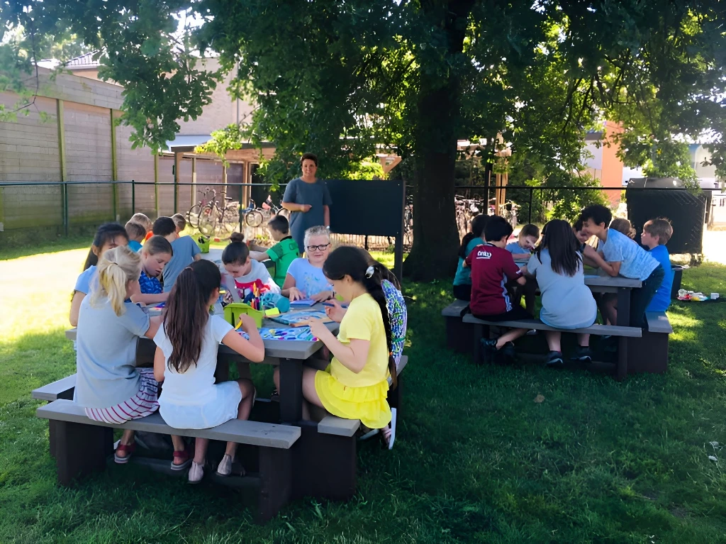 ID039-Picnic table square-024.webp