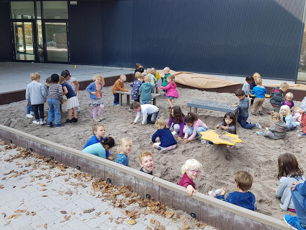 Zandbakrand kleuterschool03.webp