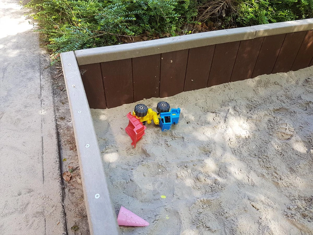 zandbakrand hoekdetail.webp