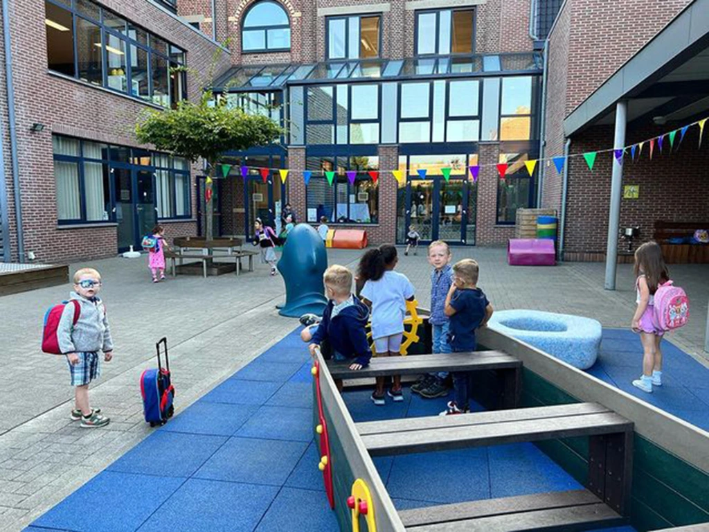 school aan de basis 01.webp