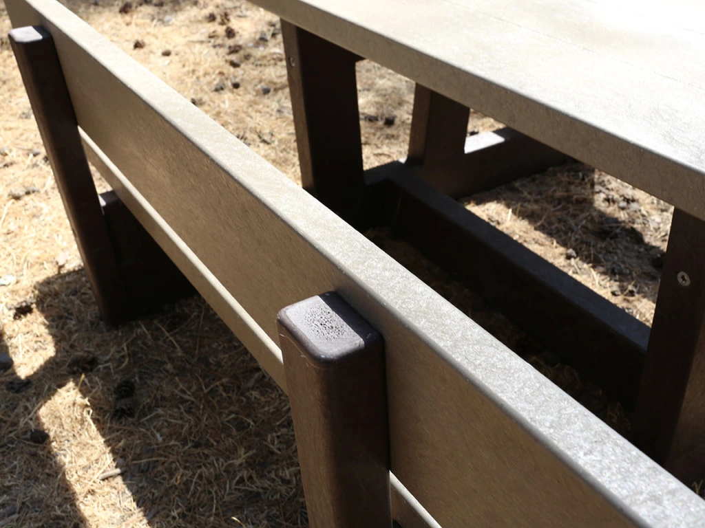 picknicktafel Bambino leuning detail.webp