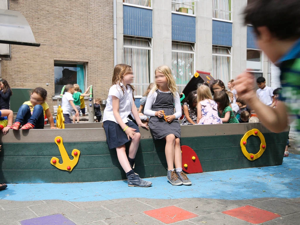 GP14 grote boot met meisjes - kopie.webp