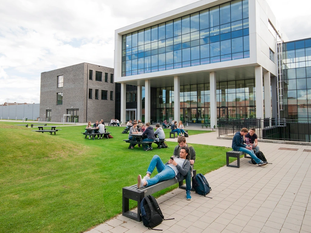 Canva bij Thomas more 03.webp