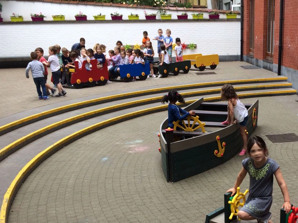 Govaplast Play speeltoestel trein speelplaats 1.webp