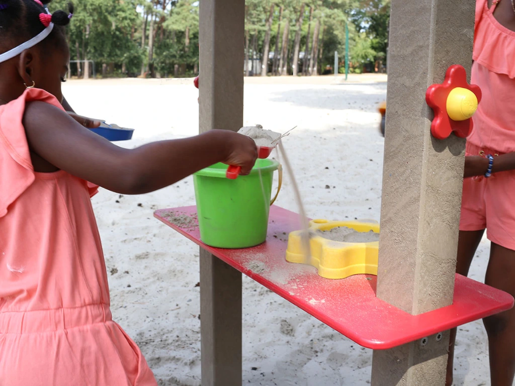 Winkleltje speelplaats detail.webp