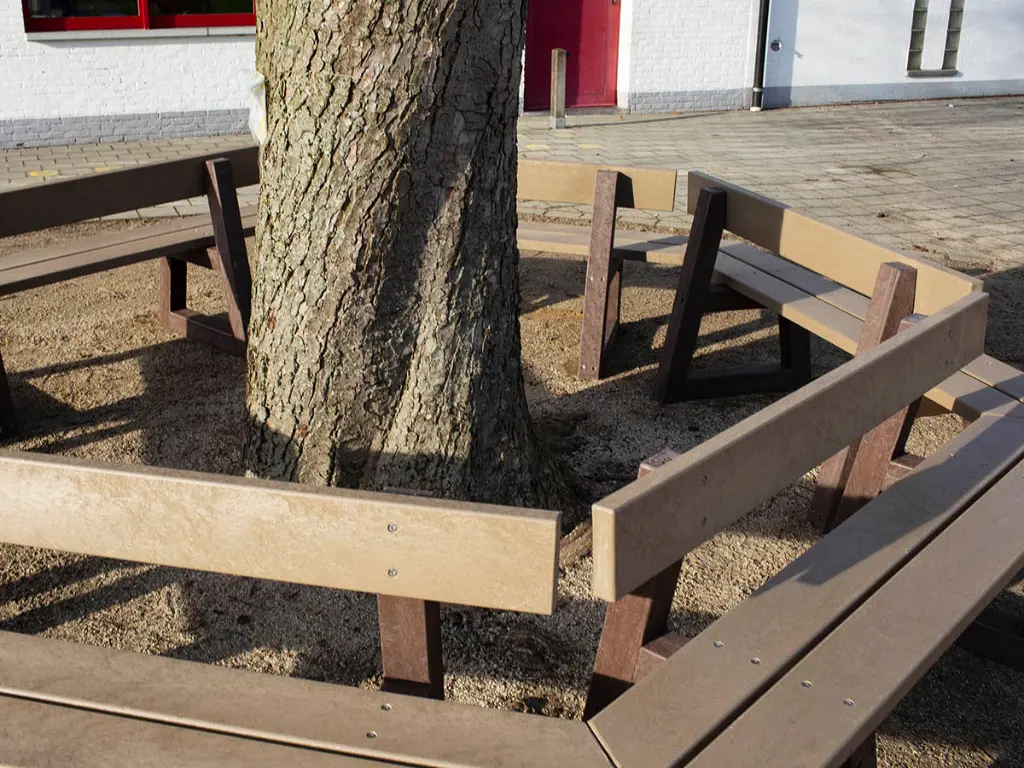 Zeshoekbank met leuning 03.webp