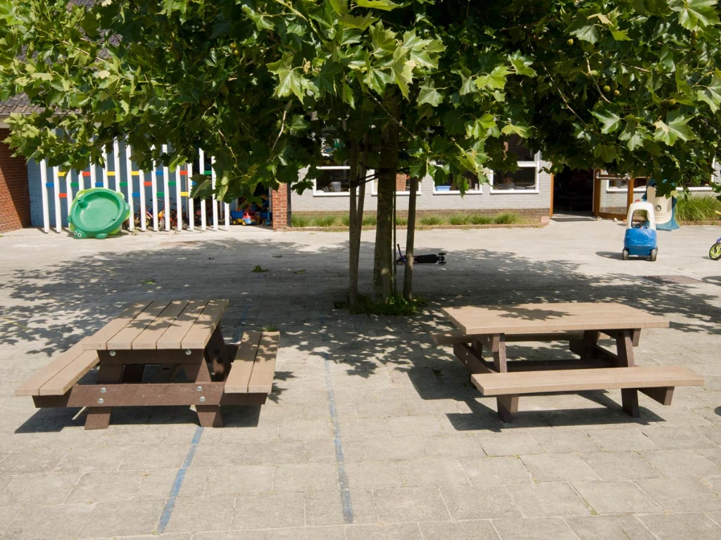 kleuterpicknicktafel-Govaplay-GP16-kleuterspeelplaats.webp