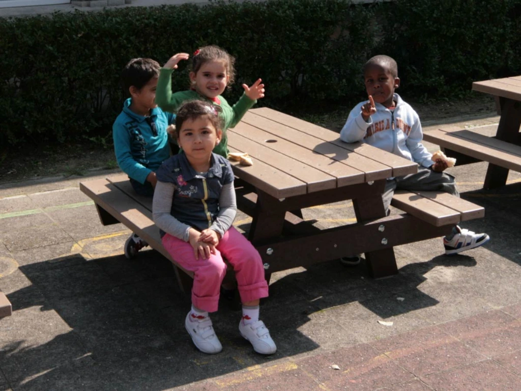 kleuterpicknicktafel-Govaplay-GP16-foto07.webp