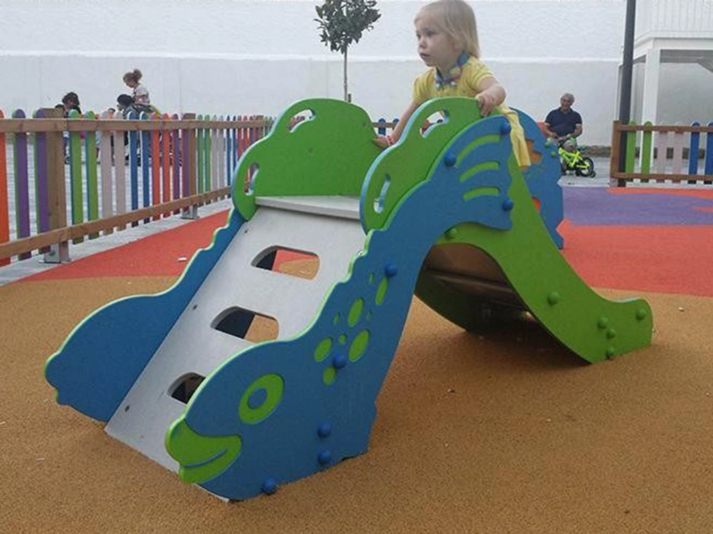 Glijbaan Vis op rubber ondergrond.webp