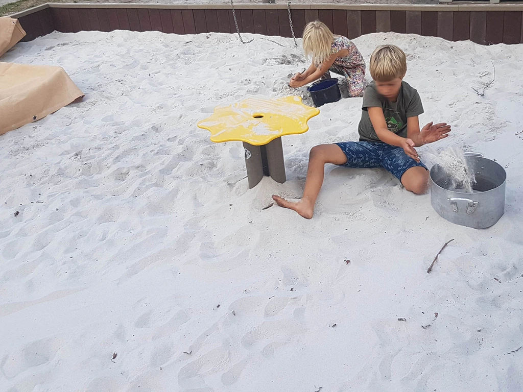 ID003-Table and stools 'Sandy'-020 kopie.webp