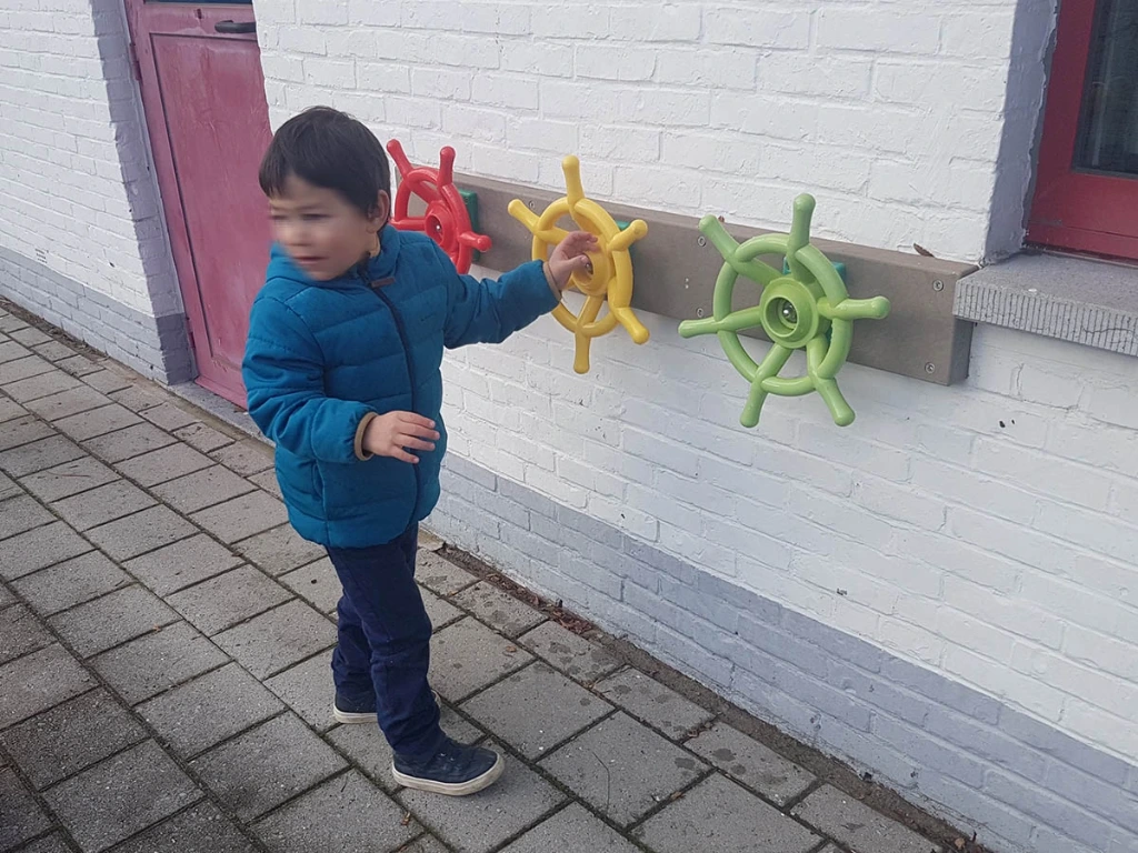 Board with three steering wheels