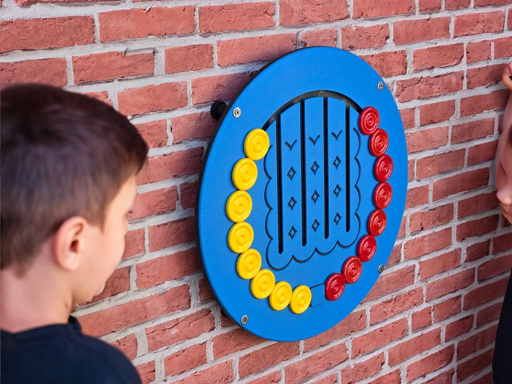 Round 3-in-a-row Play Panel