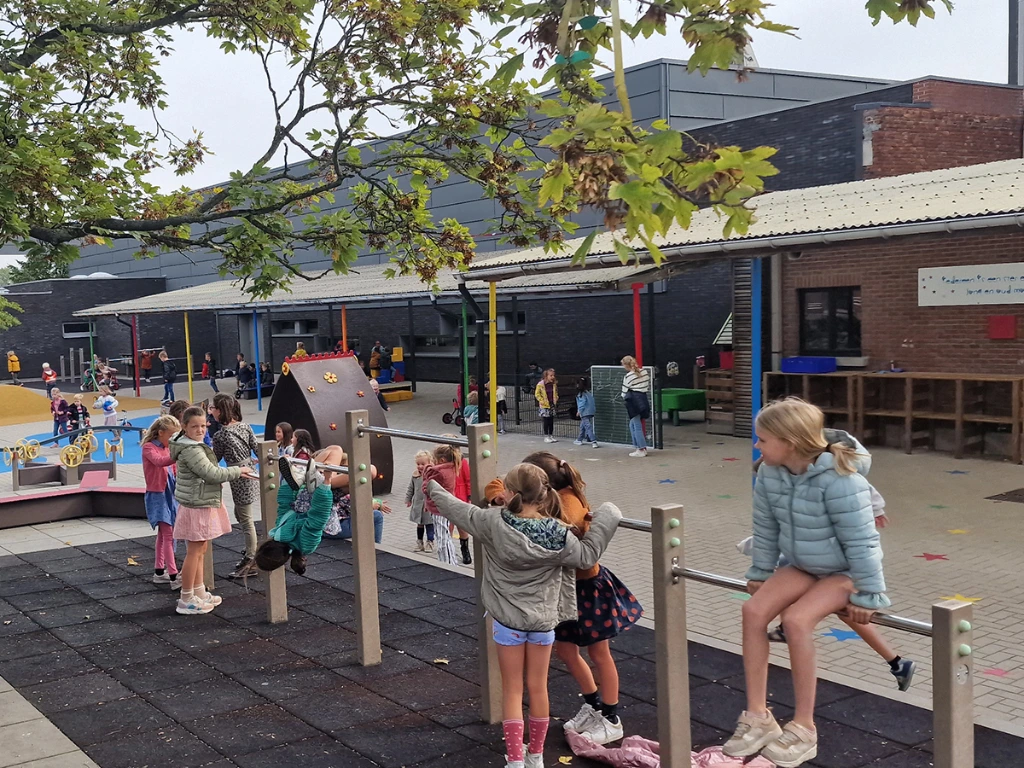 [ID710-000000-NA] Turn-taking hourglass