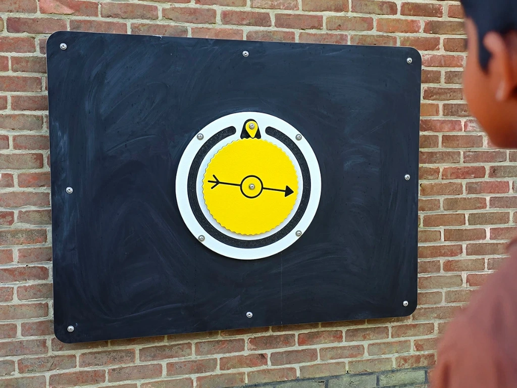 Krijtbord met Rond Speelpaneel Draaiende Pijl