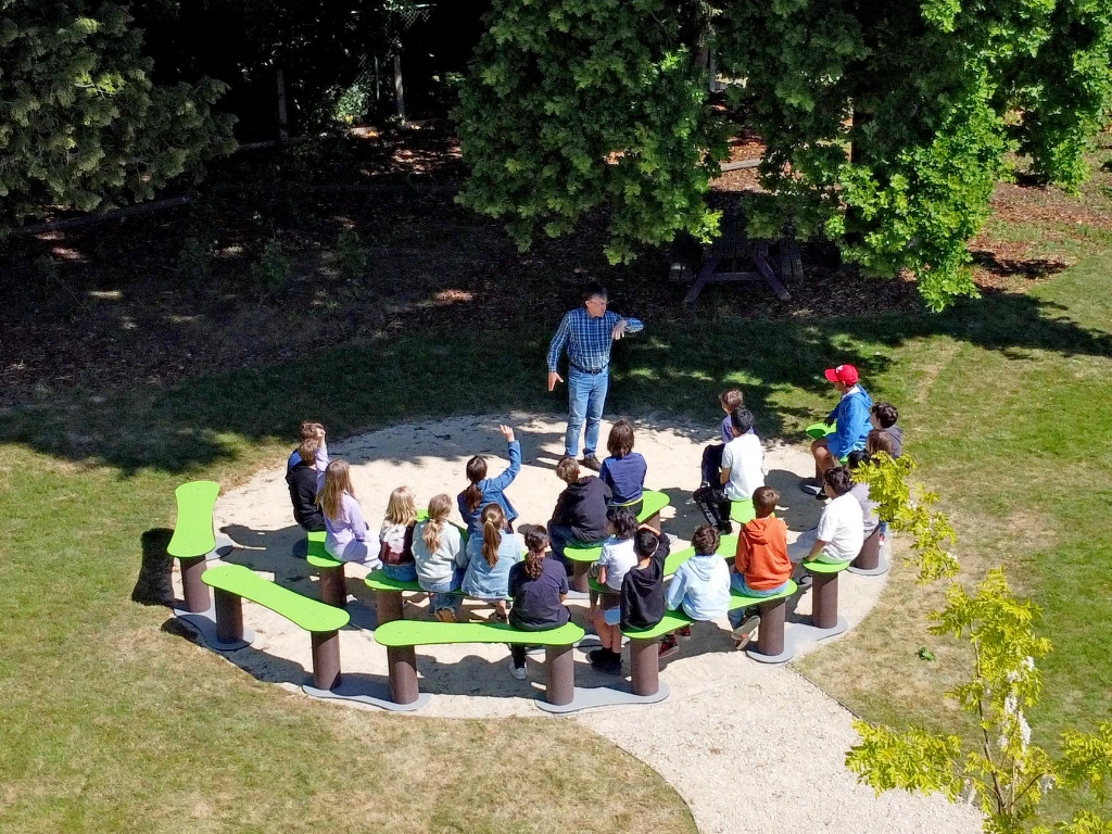 Chain Bench - Outdoor Arena